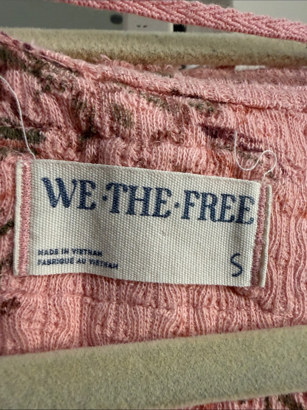 54. WE THE FREE PINK FLORAL BOHO TOP S - Picture 3 of 3